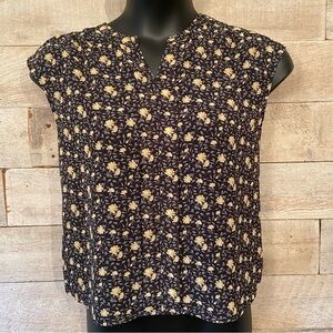 Laura Ashley  women’s floral blouse in size 9‎
